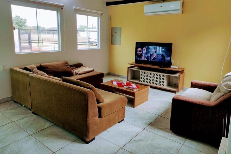 Aura de Sanber Country Puerta del Lago House in Central Department, Paraguay