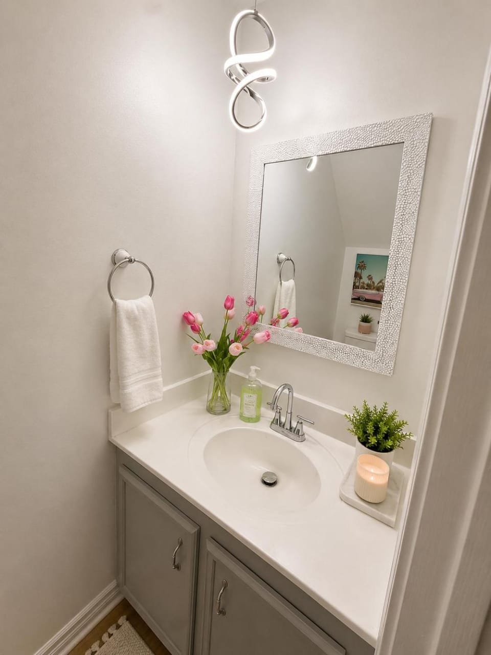 Blue Luxe Townhouse By Kay Mac Rentals Apartment in Hattiesburg