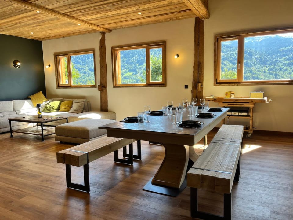 Chalet mitoyen, vue vallée du Giffre Chalet in Morillon