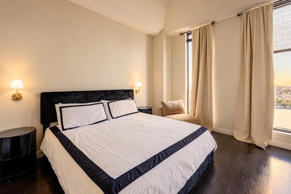 3B2B Luxury, Location & Entertainment in the Heart of Milwaukee Apartment in Milwaukee