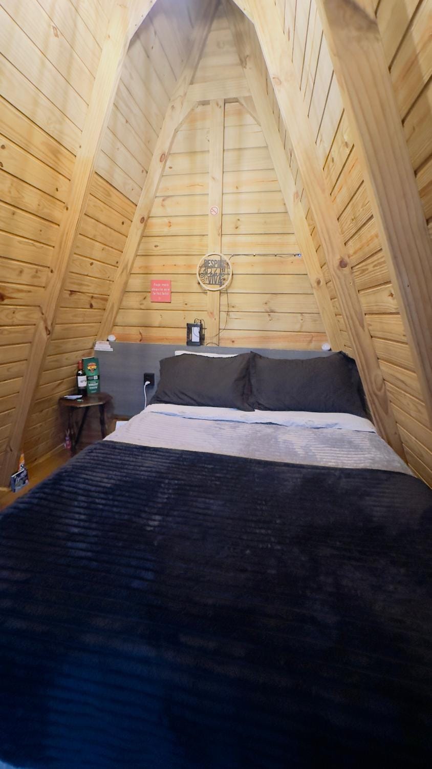 Bed, Bedroom, heating, air conditioner