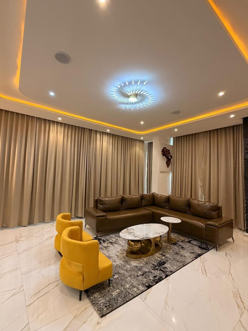 Luxury 4BR in Lekki Phase with Rooftop & Gym House in Lagos, Nigeria