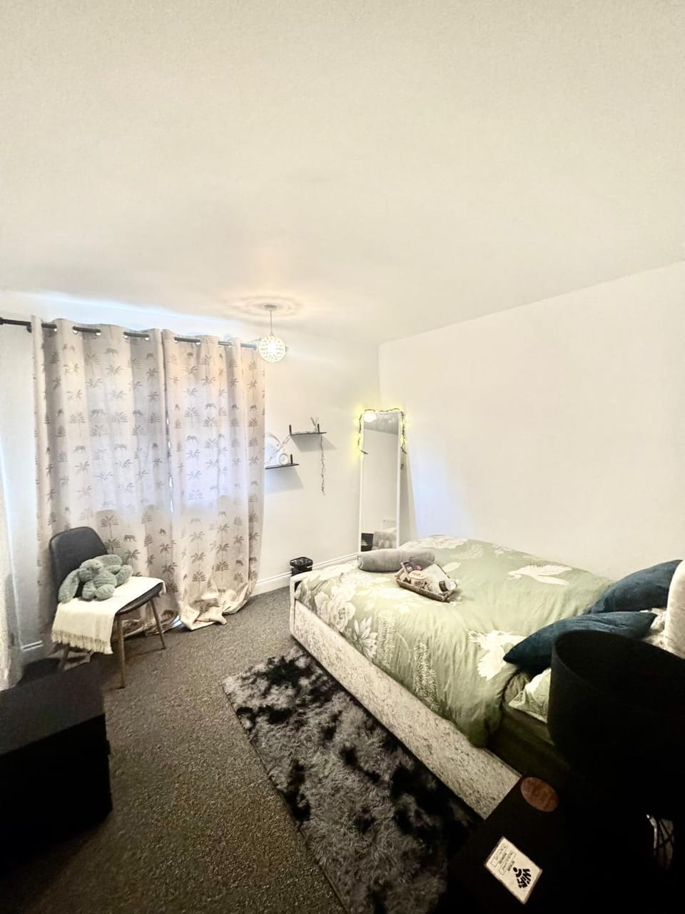 Cozy Double Room -Shared Bathroom-Free Parking Vacation rental in Telford