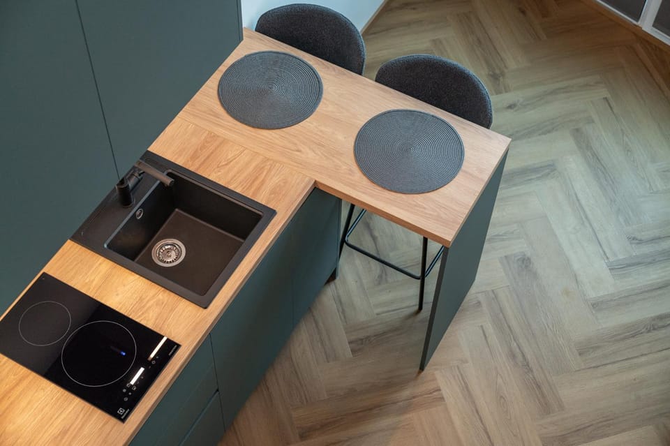 Seating area, kitchen