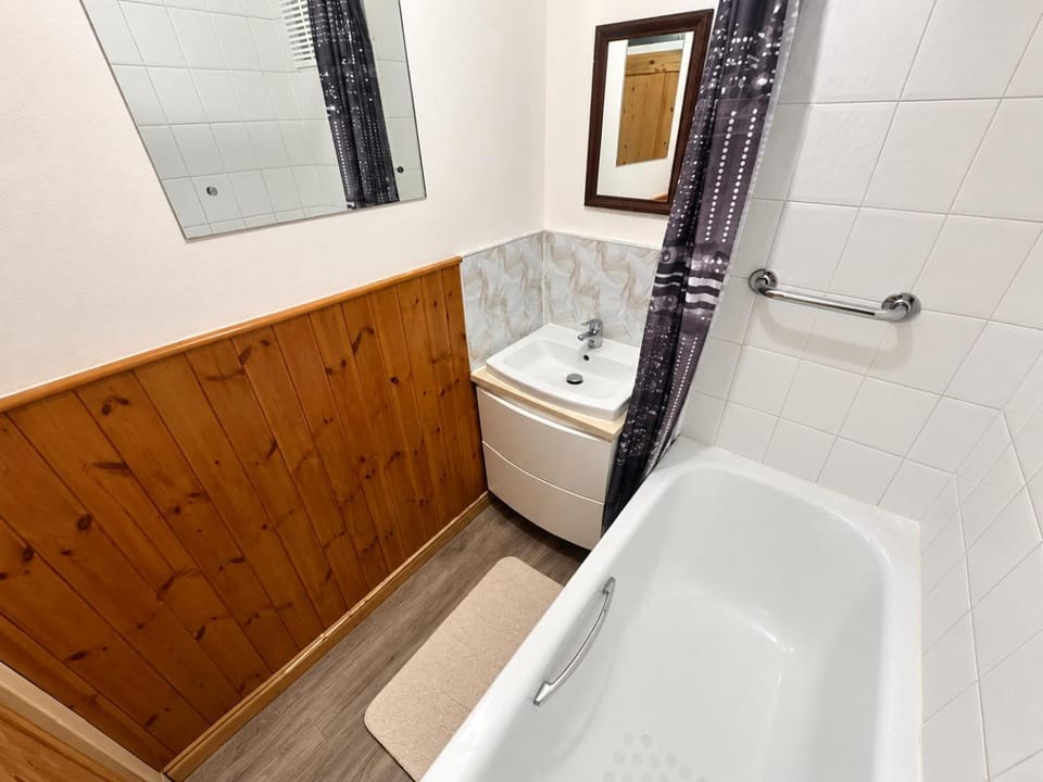 Shower, Bath