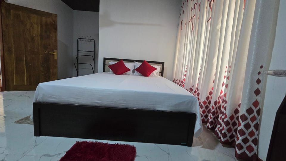 ARRYA LAKESIDE Bungalow Apartment in Uva Province, Sri Lanka