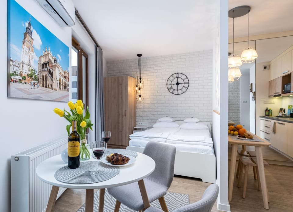 Dining area, Bedroom