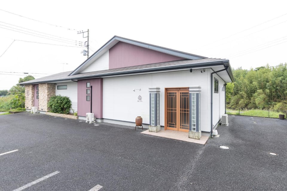 Property building, Day, Neighbourhood, Street view
