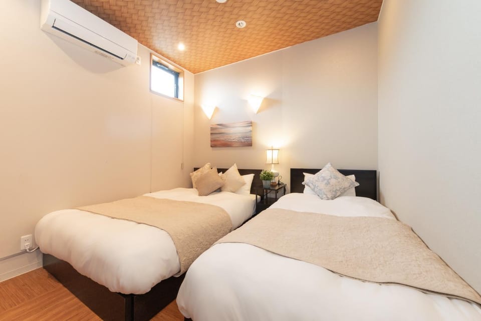 Bed, Bedroom, air conditioner