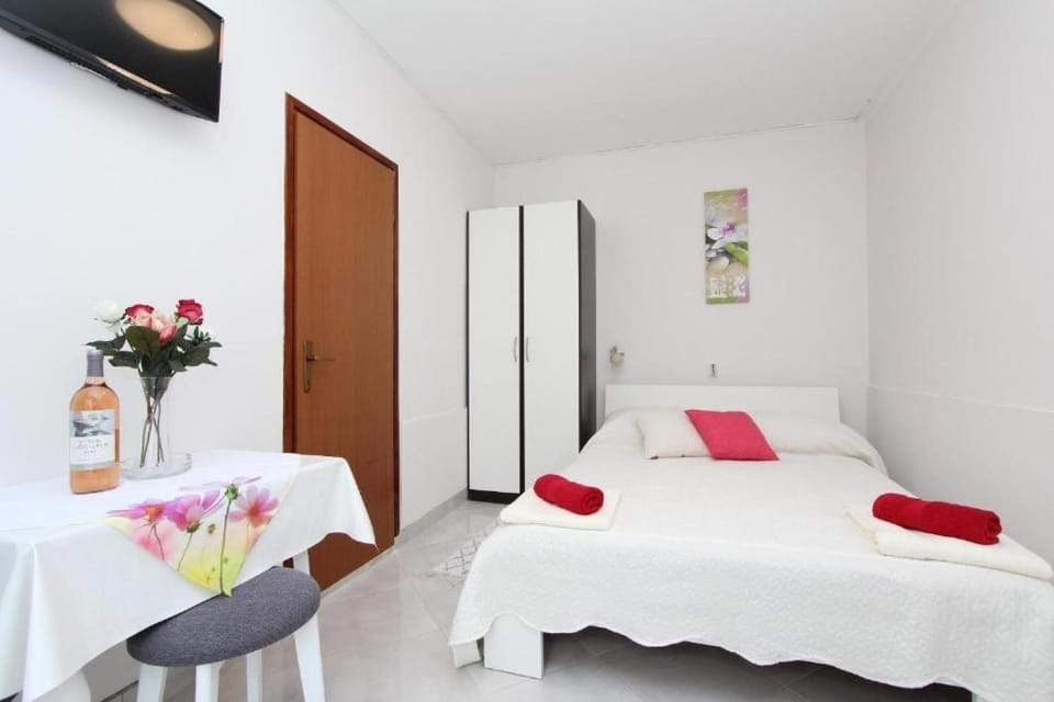 Balcony/Terrace, Bedroom, air conditioner