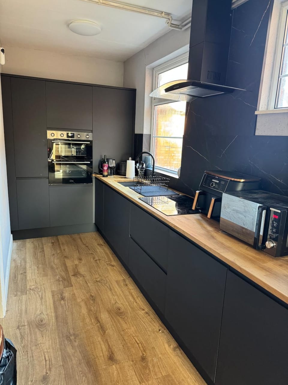 Spacious 4-Bed Contractors or Family Apartment in Daventry District