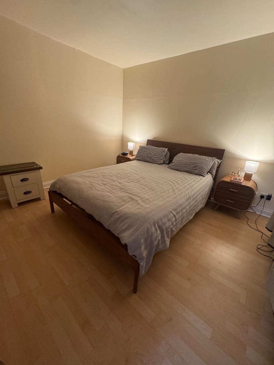 Spacious 4-Bed Contractors or Family Apartment in Daventry District