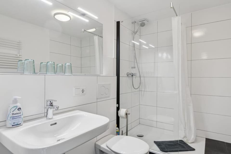 Shower, Toilet, Bathroom