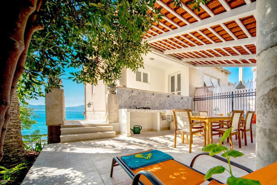 Beach House Labineca House in Split-Dalmatia County