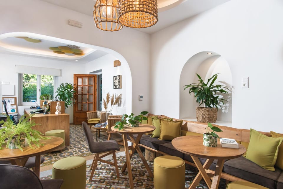 Semiramis Hotel Hotel in Milos