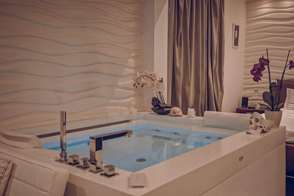 Hot Tub, Bathroom, Bath