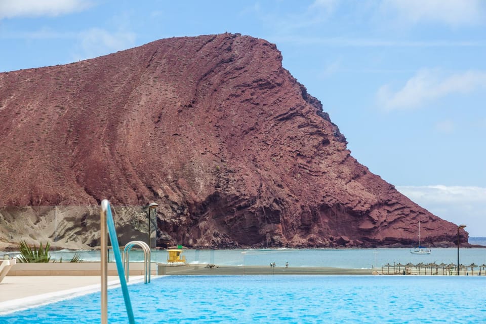 Nearby landmark, Beach, Swimming pool