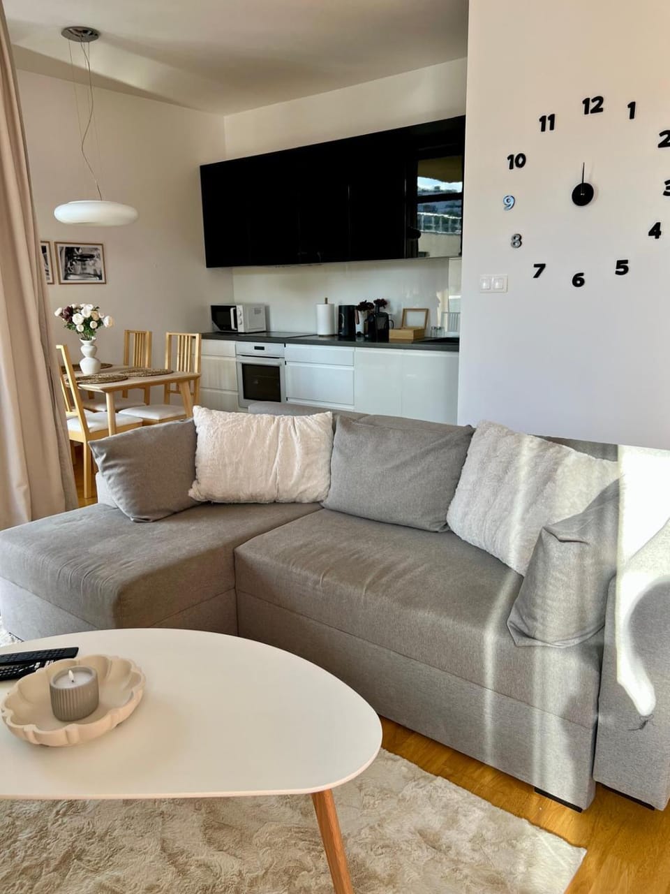 Kitchen or kitchenette, Seating area