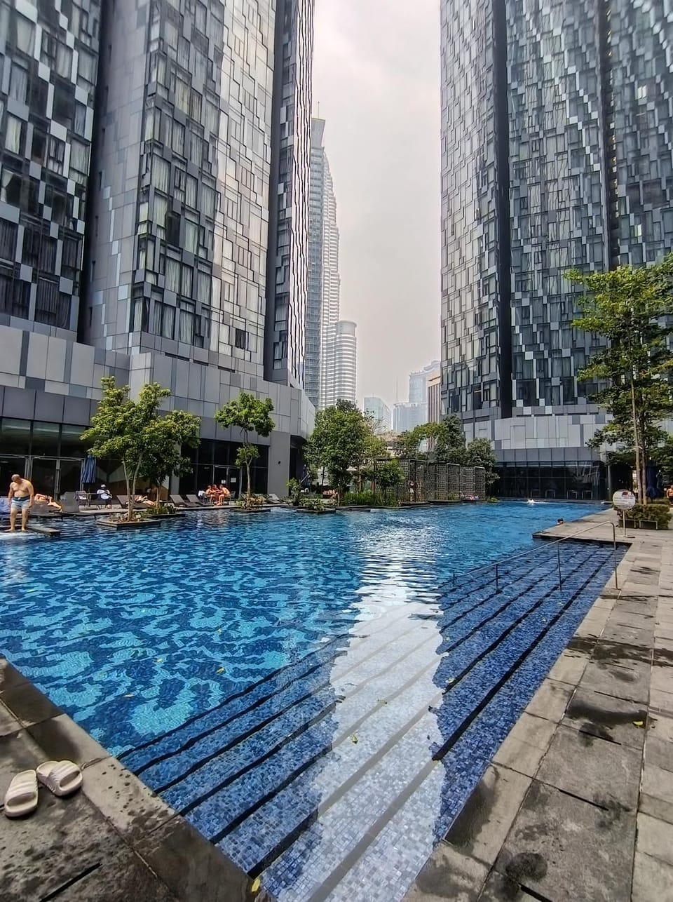 City view, Pool view, Swimming pool, sunbed