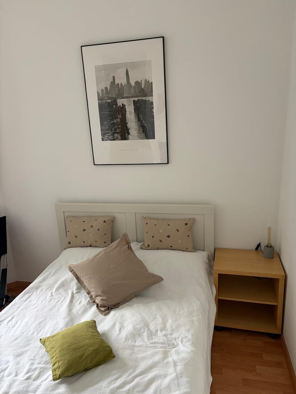 Bed, Photo of the whole room