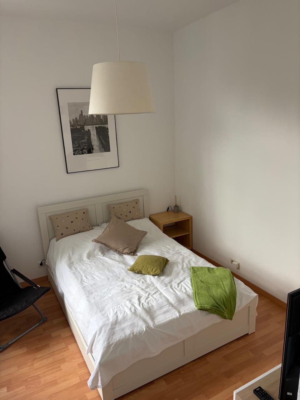 Bed, Photo of the whole room, Bedroom