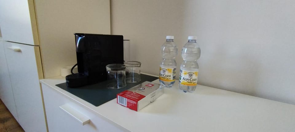 Kitchen or kitchenette, Drinks, minibar