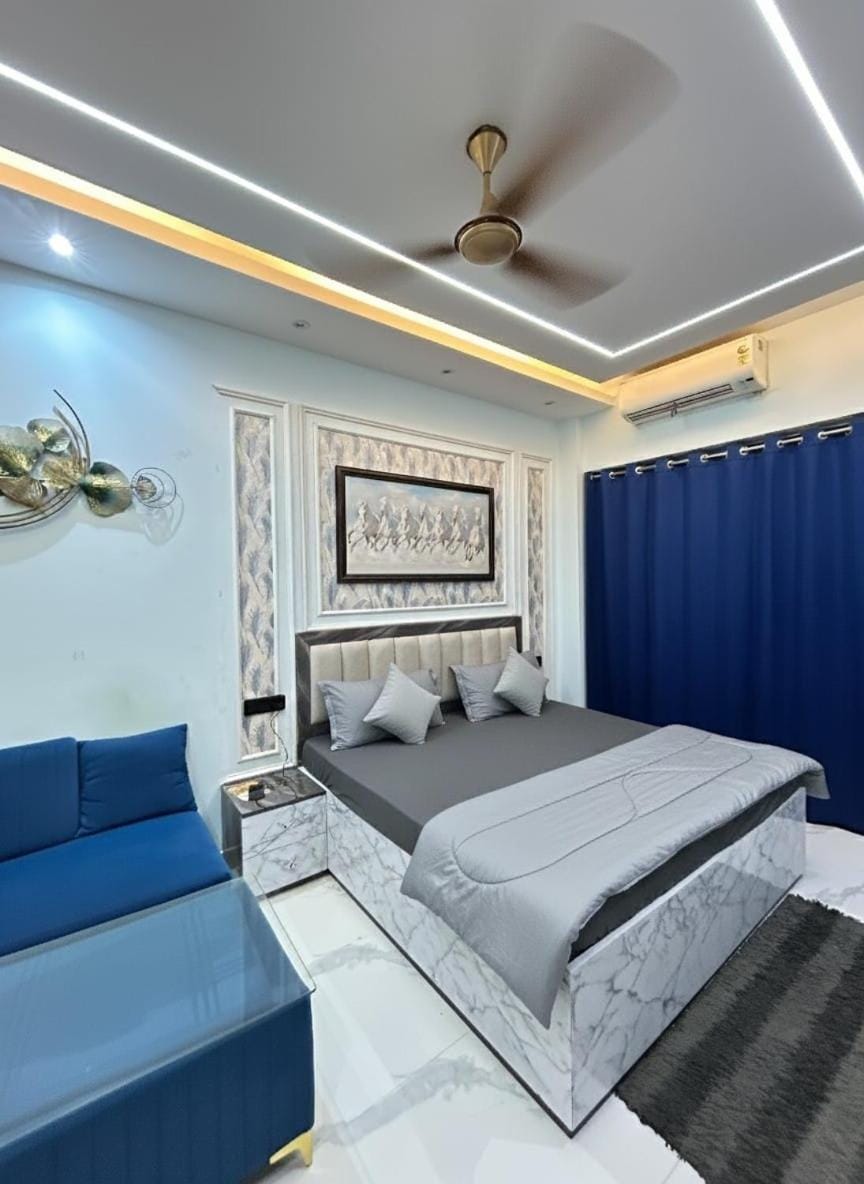 THE MOONLIGHT STUDIo Apartment in Noida
