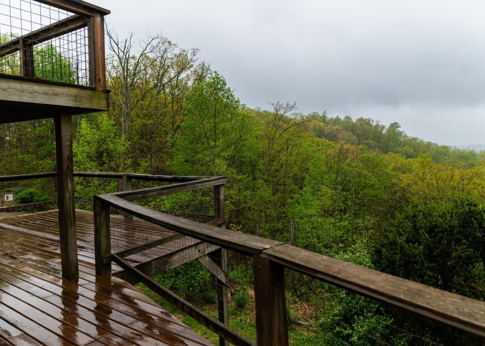 Rustic Sunset Bed and Breakfast in Indiana