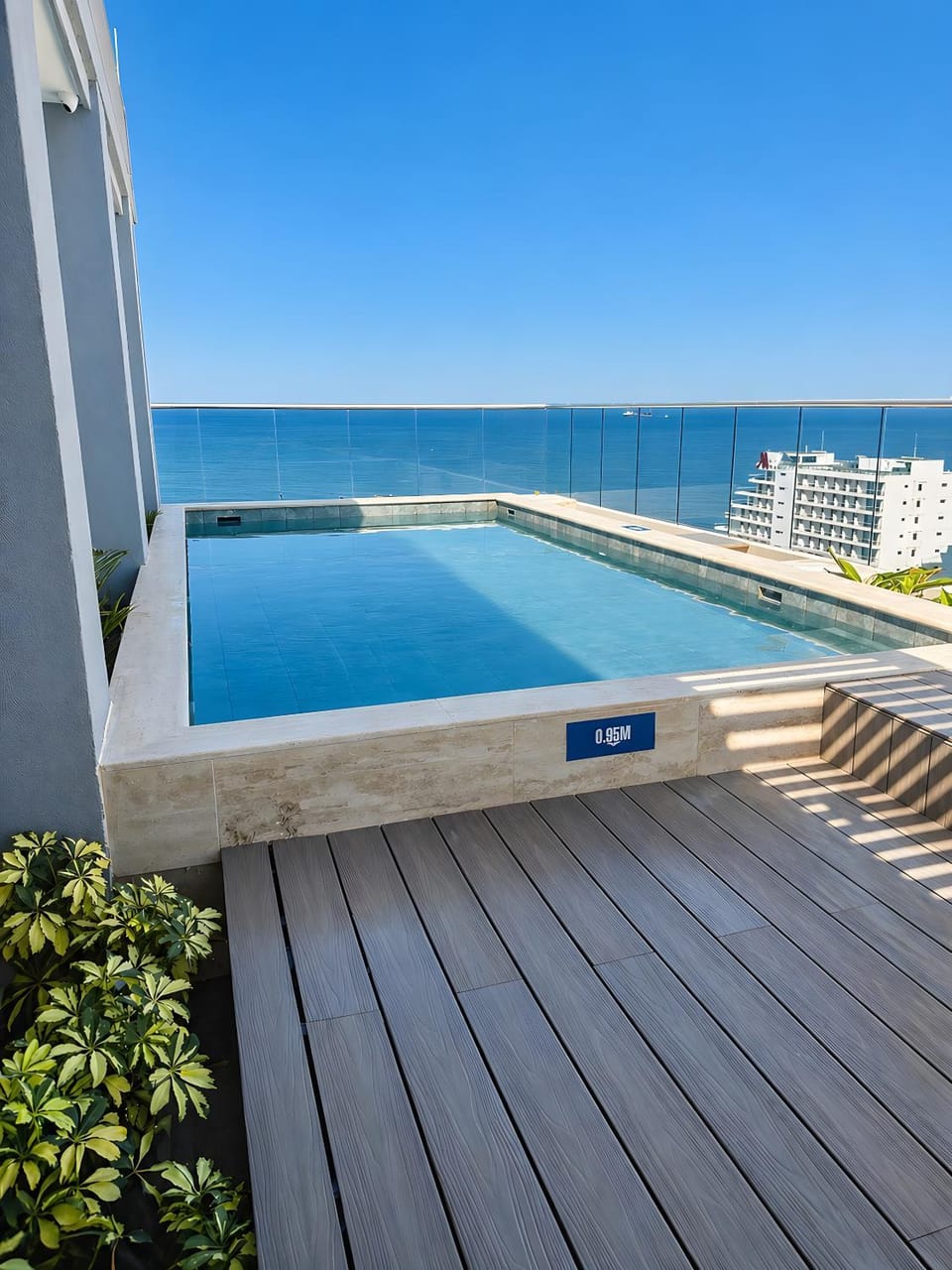 Pool view, Sea view