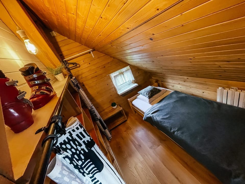 Bed, Photo of the whole room, Decorative detail, Bedroom