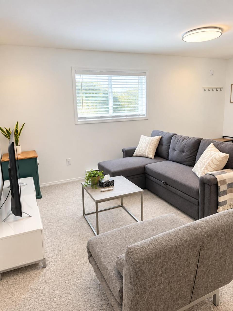 Convenient Private Victoria Stay Bed and Breakfast in Victoria