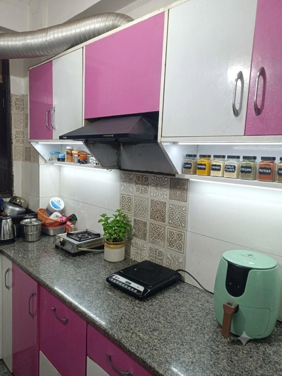 Sakshi's Homestay-Neon, Movies, WFH workspac & AC Vacation rental in Gurugram