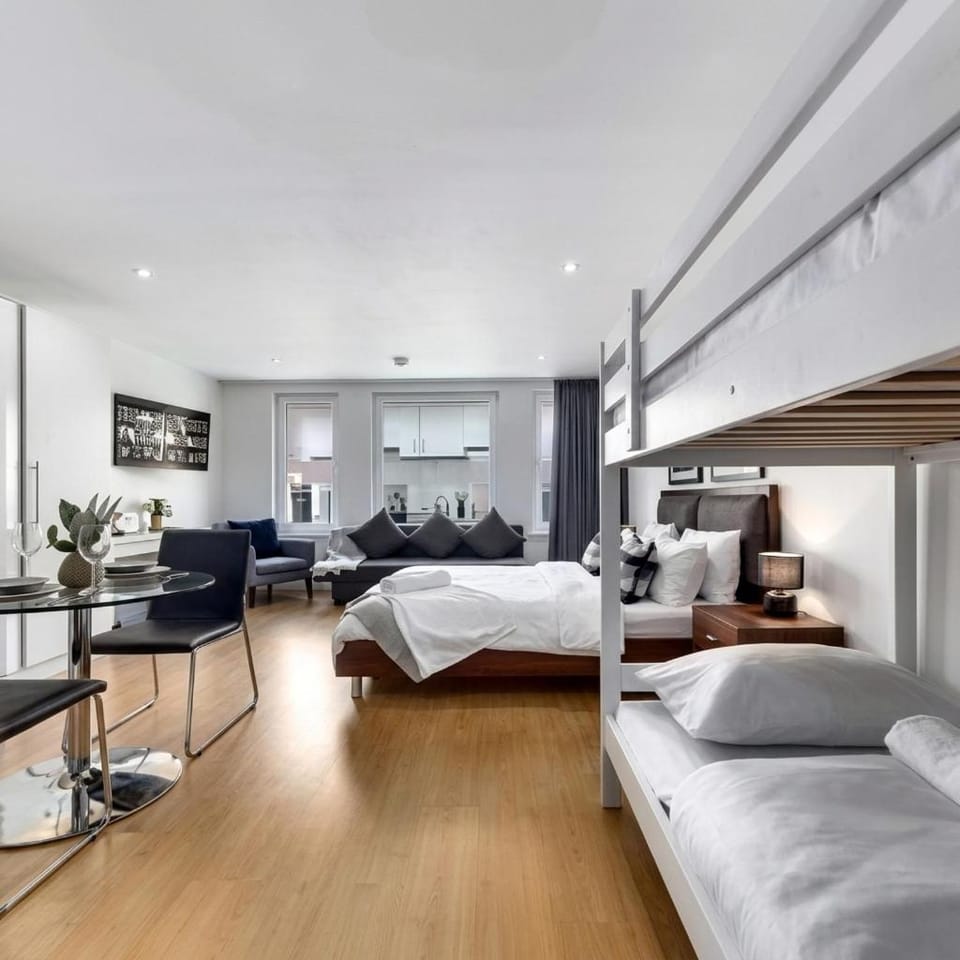 Piccadilly City Suite, Sleep 6, VH12 Apartment in City of Westminster