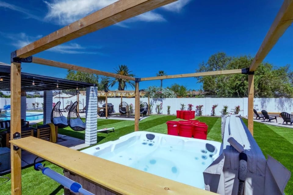 Two Homes Side by Side 2 Pools, 2 Hot Tubs, Lake House in Dobson Ranch