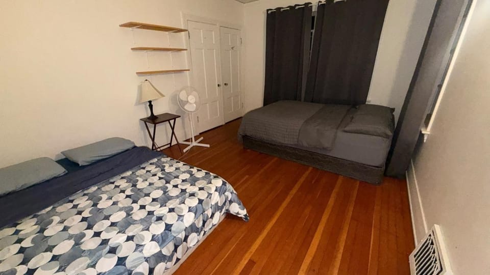 Vancouver Downtown East Guesthouse- Free Parking Vacation rental in Vancouver