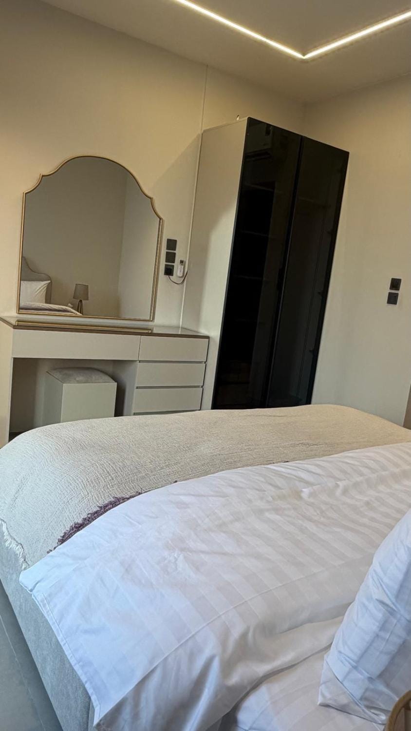 شقة فاخرة بإطلالة ساحرة Apartment in Al Khobar