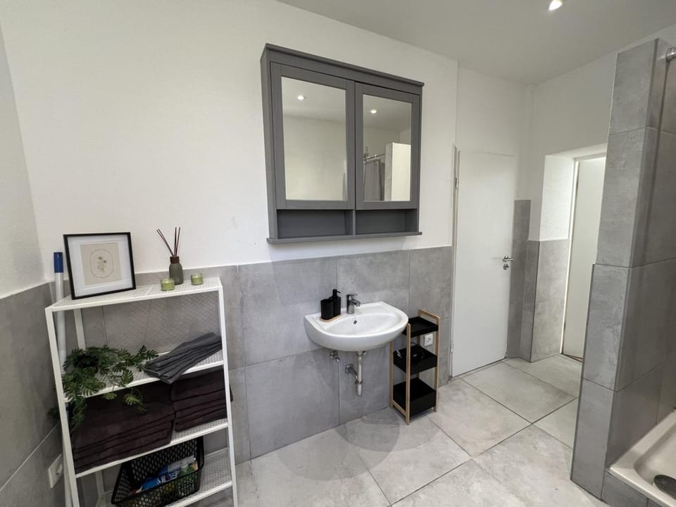 Monteur- & Ferienwohnung Körnerstraße I 4 Schlafzimmer, Wohnküche & WLAN Apartment in Bremerhaven