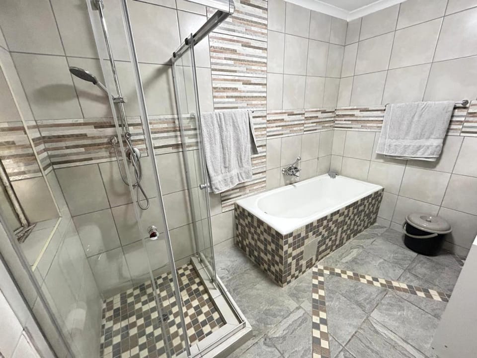 Shower, Bathroom, towels