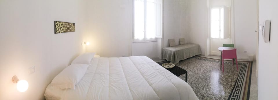 Spring, Day, Photo of the whole room, Decorative detail, Bedroom, On site