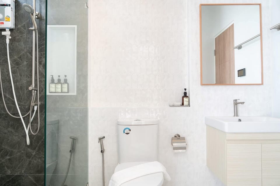 Shower, Bathroom, towels