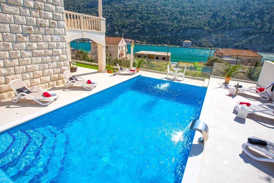 Sea view, Swimming pool