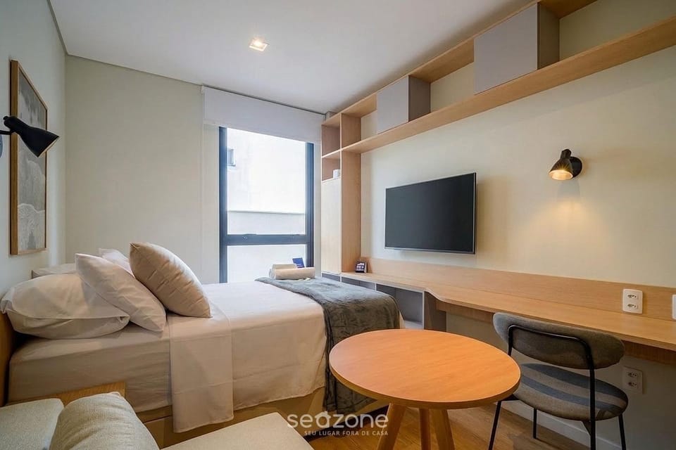 TV and multimedia, View (from property/room), Seating area, Bedroom