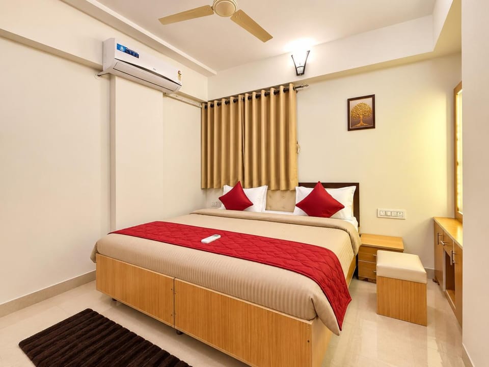 Bed, Photo of the whole room, Bedroom, air conditioner