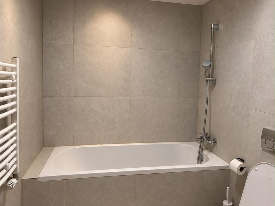 Bathroom, Bath