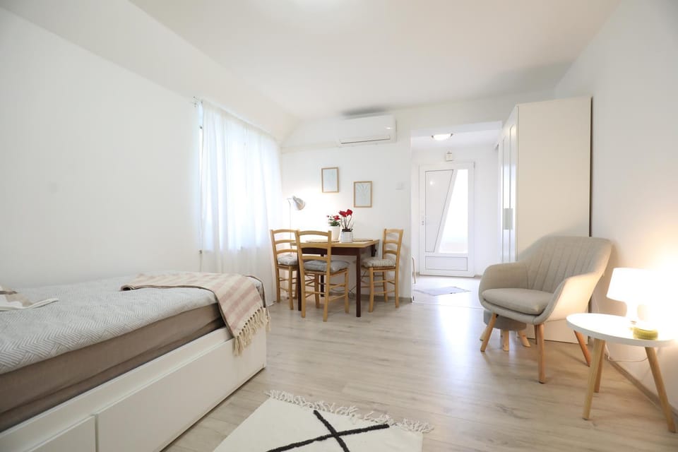 Living room, Dining area, Bedroom