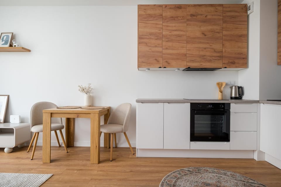 Kitchen or kitchenette, Dining area, stove