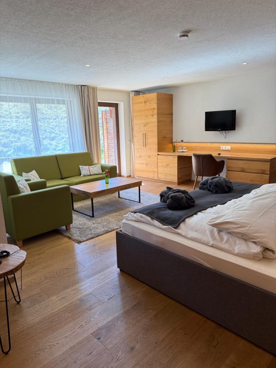 Photo of the whole room
