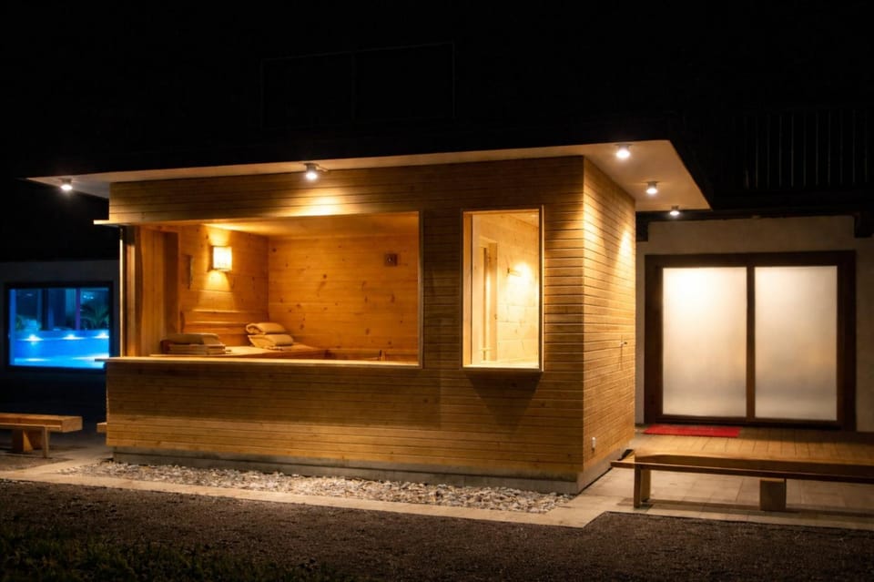 Property building, Sauna, Swimming pool
