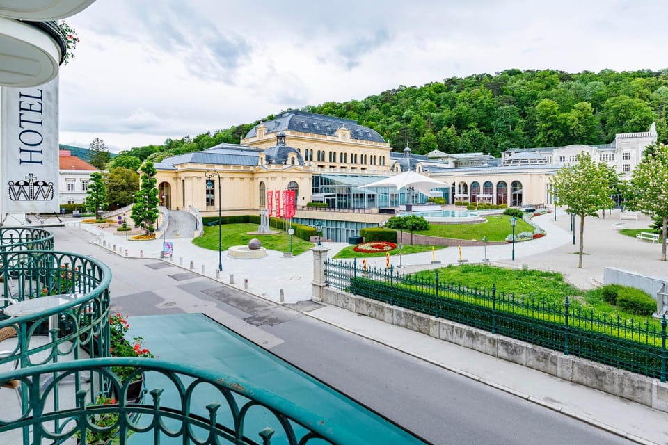 Balcony/Terrace, Garden view, Street view