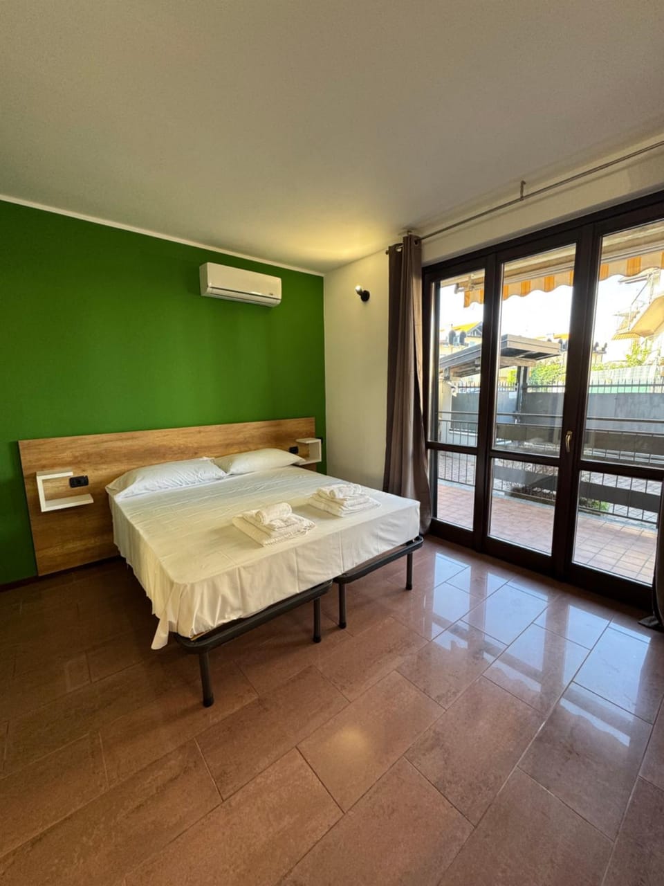 Homely - Malpensa & Fiere Milano - camera 101 Bed and Breakfast in Lombardy